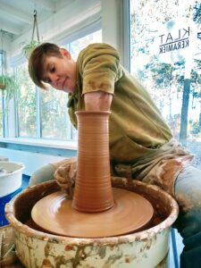 Neteland, Antwerpen Hoog draaien Workshop pottendraaien Klat Keramiek Keramiekles