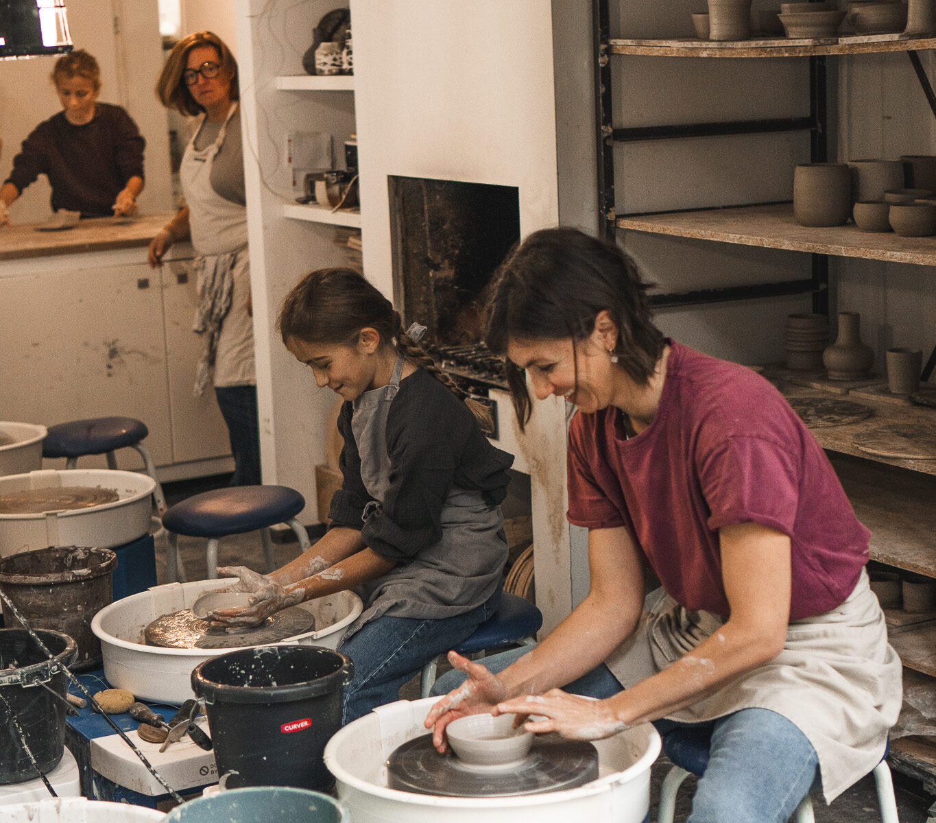 Neteland, Antwerpen Ouder-kind Workshop pottendraaien Klat Keramiek Keramiekles